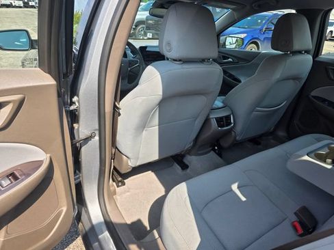 Used 2023 Chevrolet Malibu LT FWD image 17
