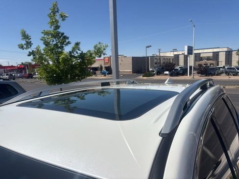 Used 2023 Subaru Forester Touring image 4