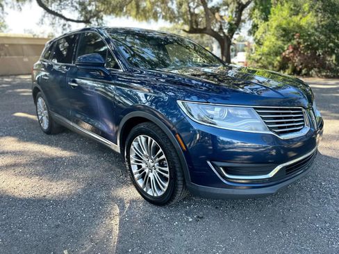 Used 2017 Lincoln MKX Reserve w/ Lincoln MKX Climate Package image 3