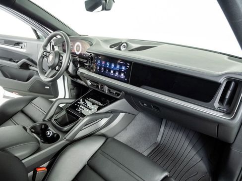 New 2026 Porsche Cayenne Coupe AWD/4WD image 25