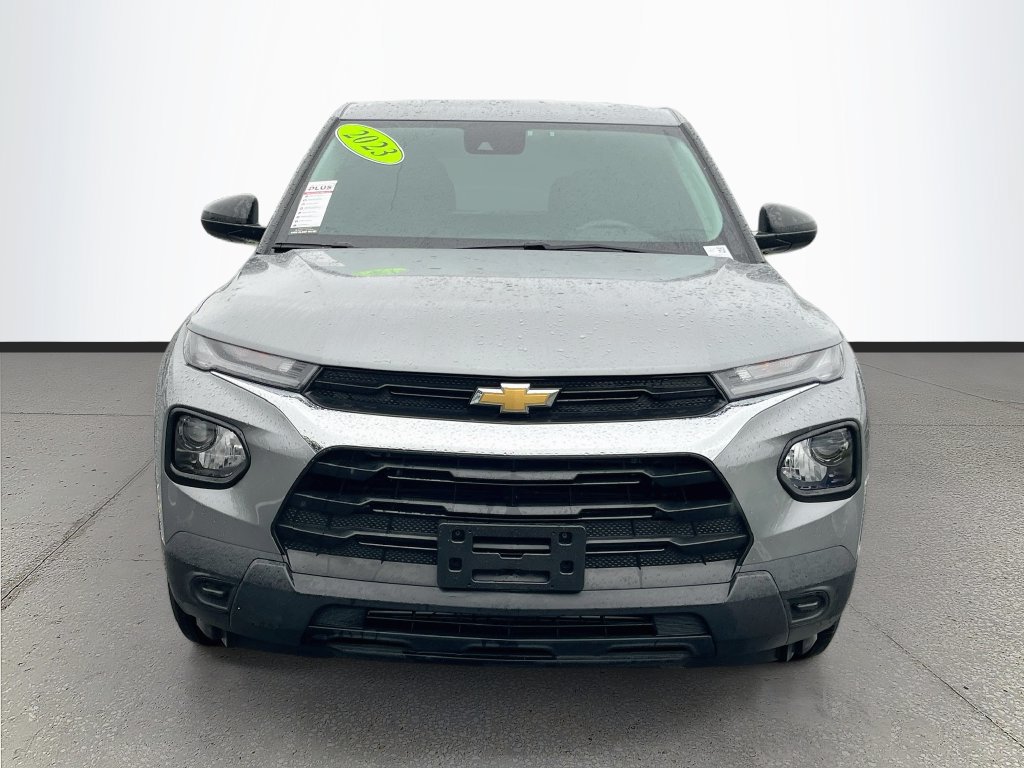 Used 2023 Chevrolet TrailBlazer LS FWD image 2