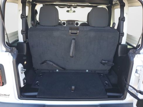 Used 2021 Jeep Wrangler Sport image 10