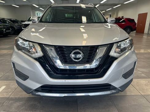 Used 2017 Nissan Rogue SV AWD/4WD image 16