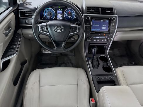 Used 2017 Toyota Camry XLE FWD image 17