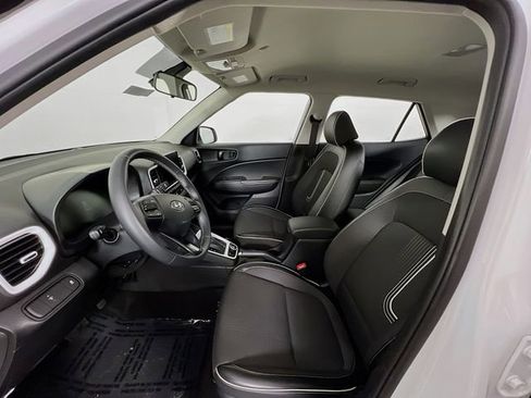 Certified 2023 Hyundai Venue Limited w/ Cargo Package image 20