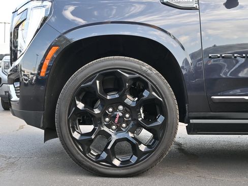 Used 2025 GMC Yukon Denali Ultimate AWD/4WD image 30
