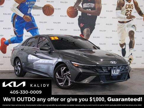 Used 2025 Hyundai Elantra SEL FWD image 1