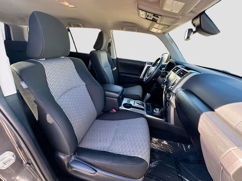 Used 2022 Toyota 4Runner SR5 image 32