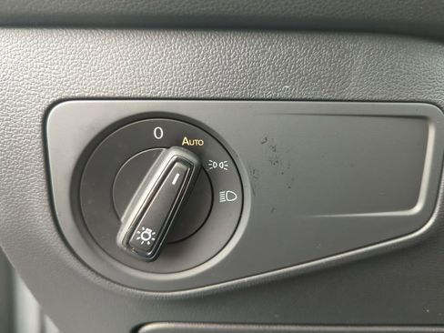 Used 2023 Volkswagen Tiguan S image 10