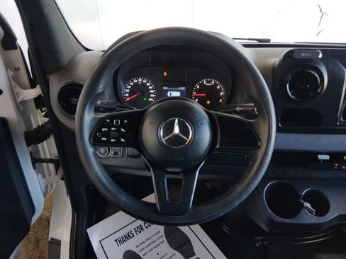Used 2023 Mercedes-Benz Sprinter 2500 image 19