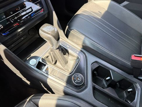 Certified 2023 Volkswagen Tiguan SE R-Line AWD/4WD image 18
