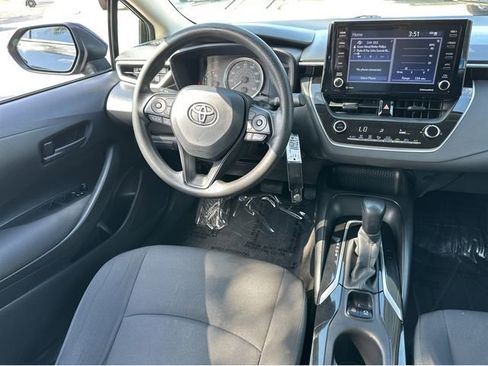 Used 2022 Toyota Corolla LE FWD image 13