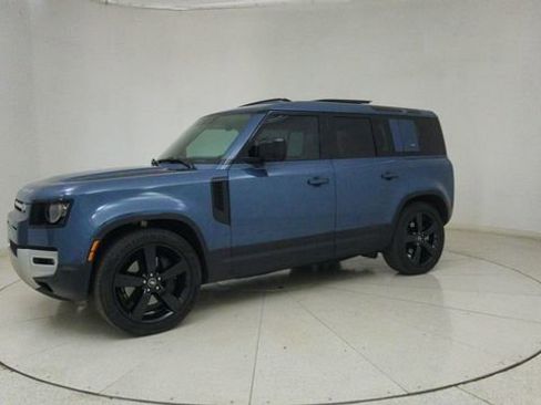 Used 2024 Land Rover Defender 110 SE image 70