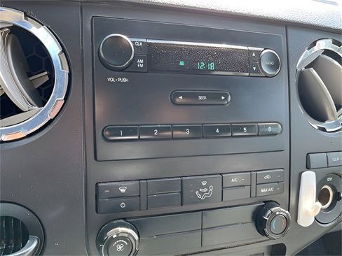 Used 2015 Ford F550 4x4 SuperCab Super Duty image 22