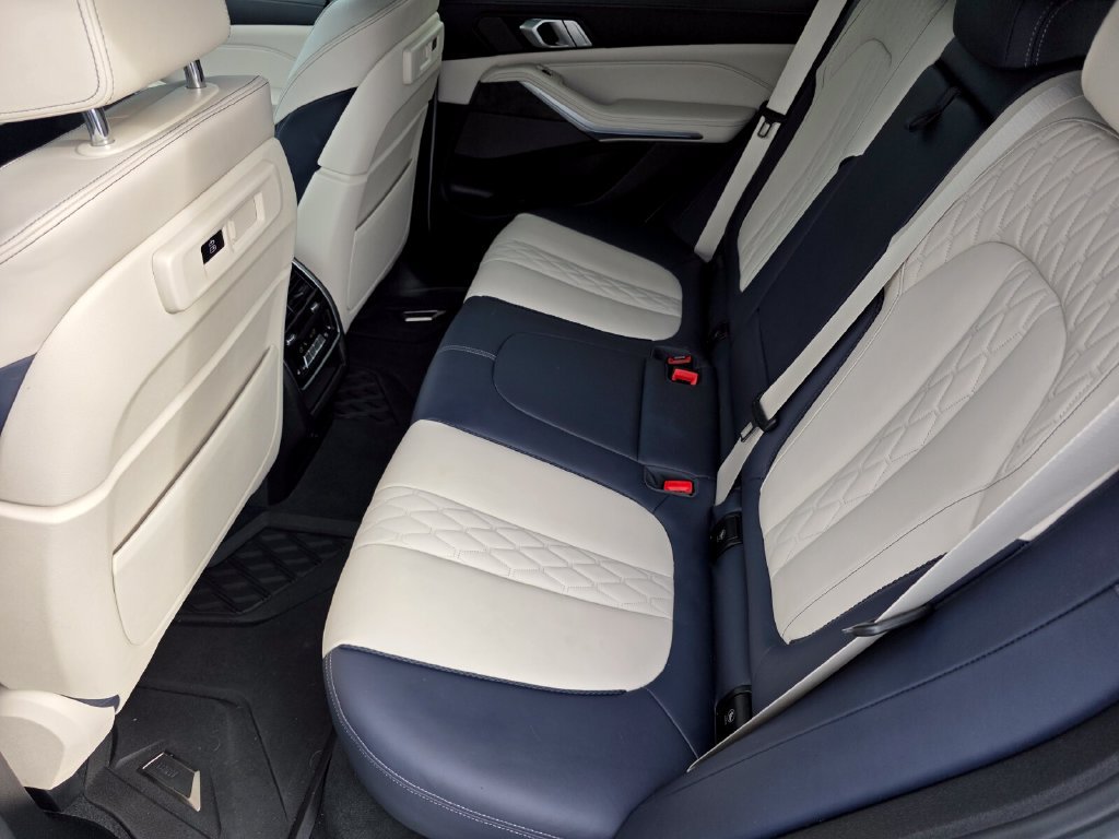 Certified 2021 BMW X5 xDrive40i w/ M Sport Package AWD/4WD image 14