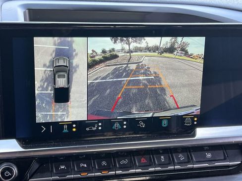 Used 2023 Chevrolet Silverado 1500 High Country w/ Technology Package image 19