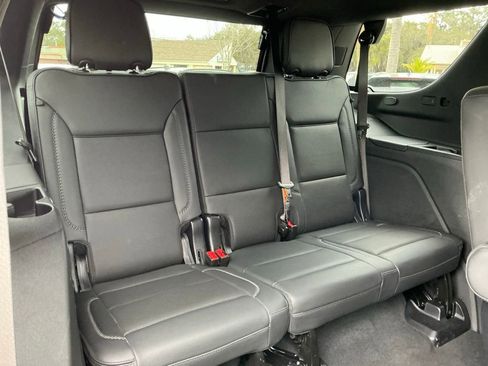 Used 2025 GMC Yukon Denali image 17