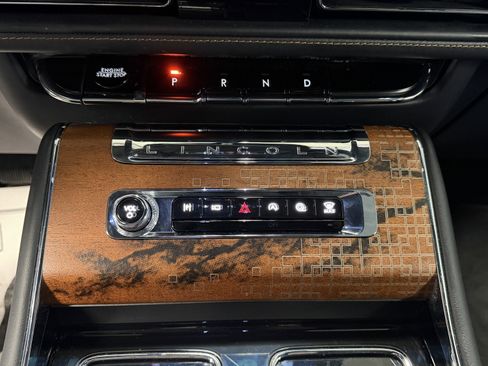 Used 2025 Lincoln Aviator Black Label image 11