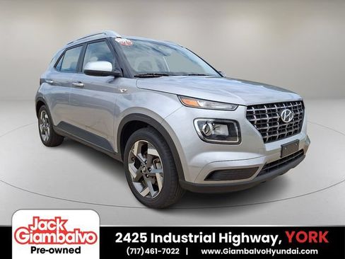 Certified 2025 Hyundai Venue SEL FWD image 1