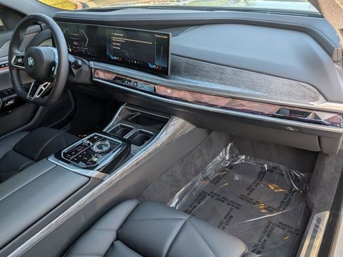 Used 2025 BMW 740i 740i image 24