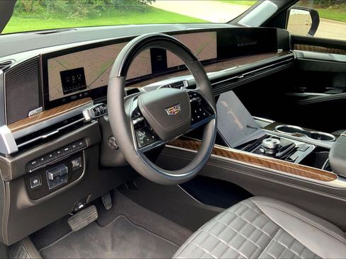 Certified 2025 Cadillac Escalade Sport Platinum AWD/4WD image 15