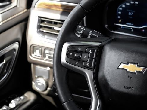 Used 2024 Chevrolet Suburban Premier image 13