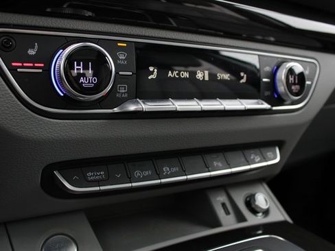 Used 2019 Audi Q5 2.0T Premium Plus w/ Premium Plus Package image 13