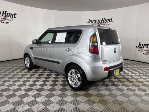 Used 2011 Kia Soul + image 6
