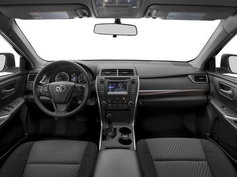 Used 2017 Toyota Camry XLE w/ Moonroof Package FWD image 8