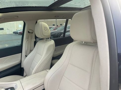 Used 2022 Mercedes-Benz GLS 450 4MATIC image 5