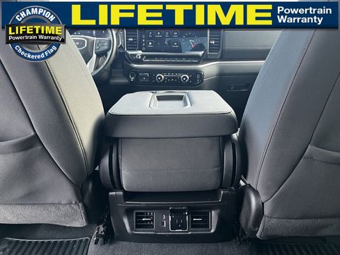 Used 2025 GMC Sierra 1500 Elevation image 23