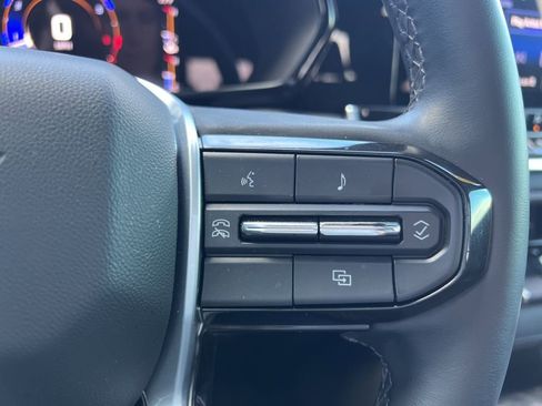 Used 2023 Chevrolet Colorado LT w/ LT Convenience Package II image 27