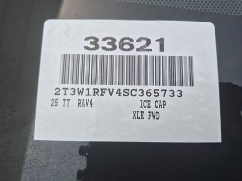 Used 2025 Toyota RAV4 XLE FWD image 18
