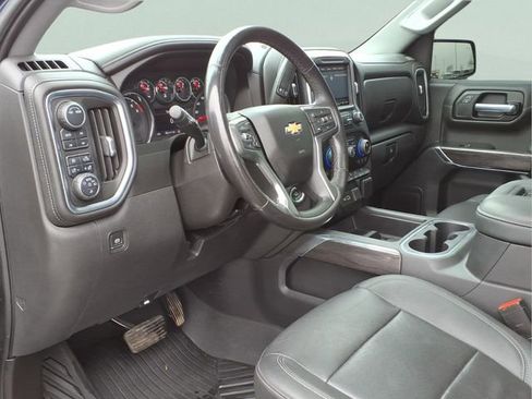 Used 2021 Chevrolet Silverado 1500 LTZ AWD/4WD image 6