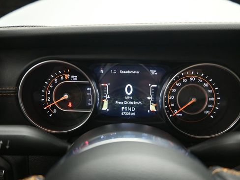 Used 2021 Jeep Gladiator Overland AWD/4WD image 14