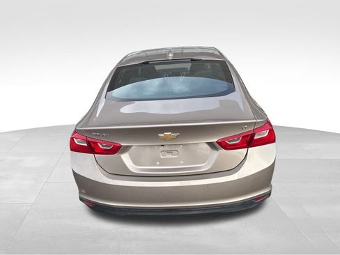 Used 2025 Chevrolet Malibu LT image 3