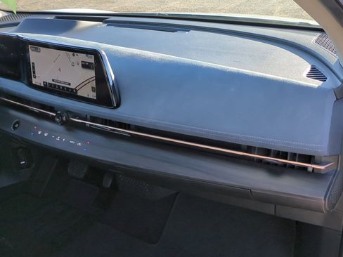 Used 2024 Nissan Ariya AWD image 33