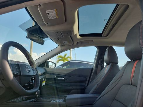 New 2026 Nissan Sentra SR w/ SR Premium Package FWD image 10