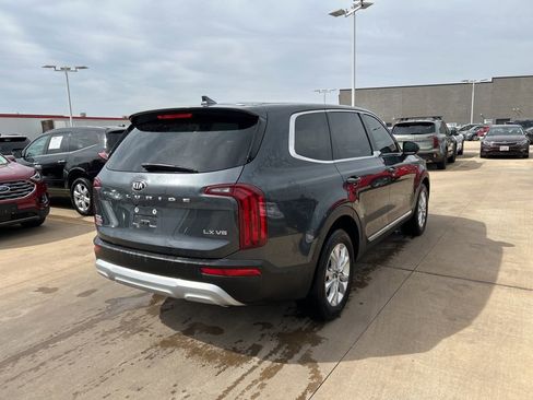 Used 2021 Kia Telluride LX image 3