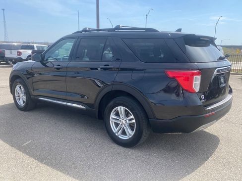 Used 2023 Ford Explorer XLT w/ Equipment Group 202A image 4