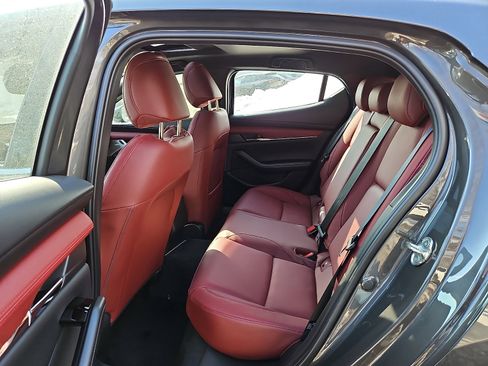 New 2026 MAZDA MAZDA3 Hatchback w/Premium Plus Pkg image 8