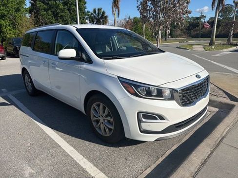 Used 2020 Kia Sedona EX image 2