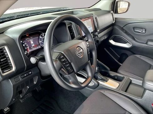 Used 2023 Nissan Frontier SV image 12