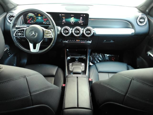 Used 2021 Mercedes-Benz GLB 250 w/ Premium Package image 2