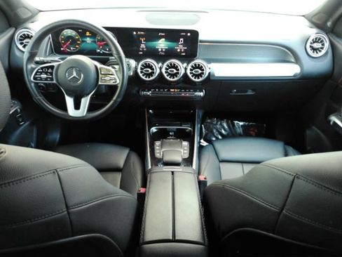 Used 2021 Mercedes-Benz GLB 250 w/ Premium Package image 2