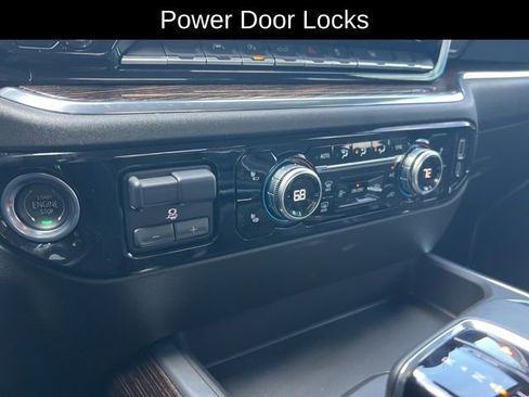 Used 2025 GMC Sierra 1500 Elevation image 20