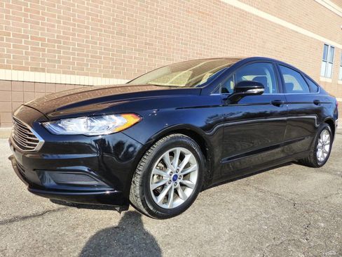 Used 2017 Ford Fusion SE image 5
