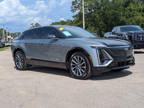 Used 2024 Cadillac Lyriq Sport RWD image 2