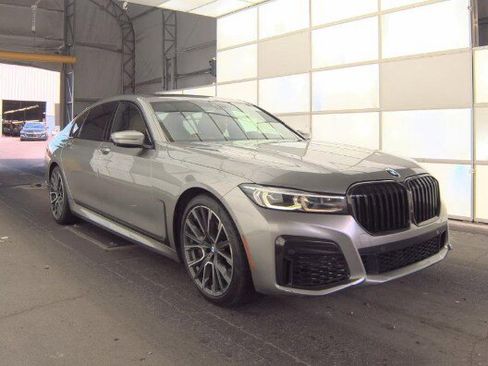Used 2021 BMW 750i xDrive w/ M Sport Package image 2