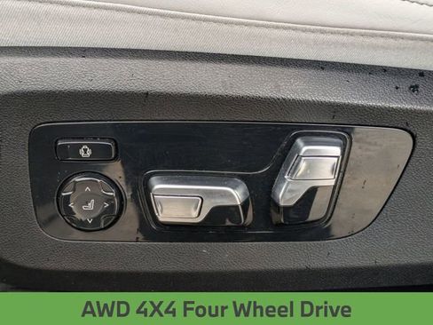 Used 2023 BMW X7 xDrive40i w/ Premium Package image 15